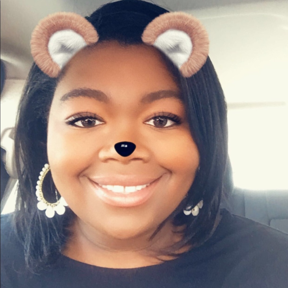 Meet your Posher, Steph